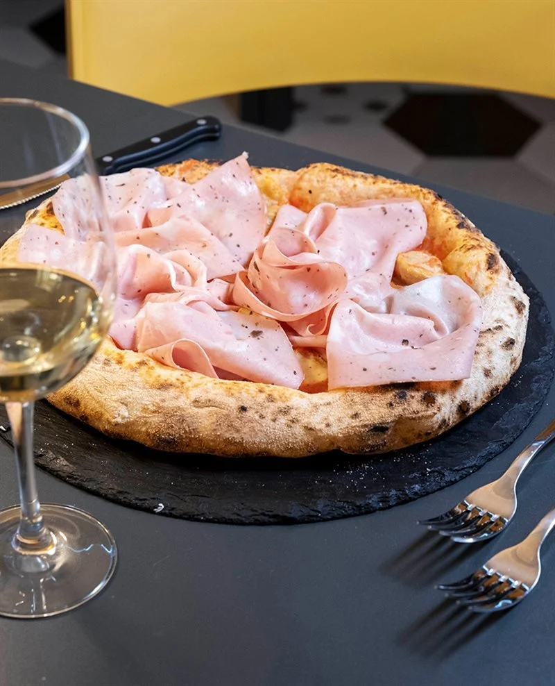 Tonda Gourmet Mortadella & Stracciatella